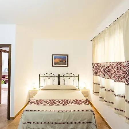 Affittacamere Arburis Πανσιόν 2*